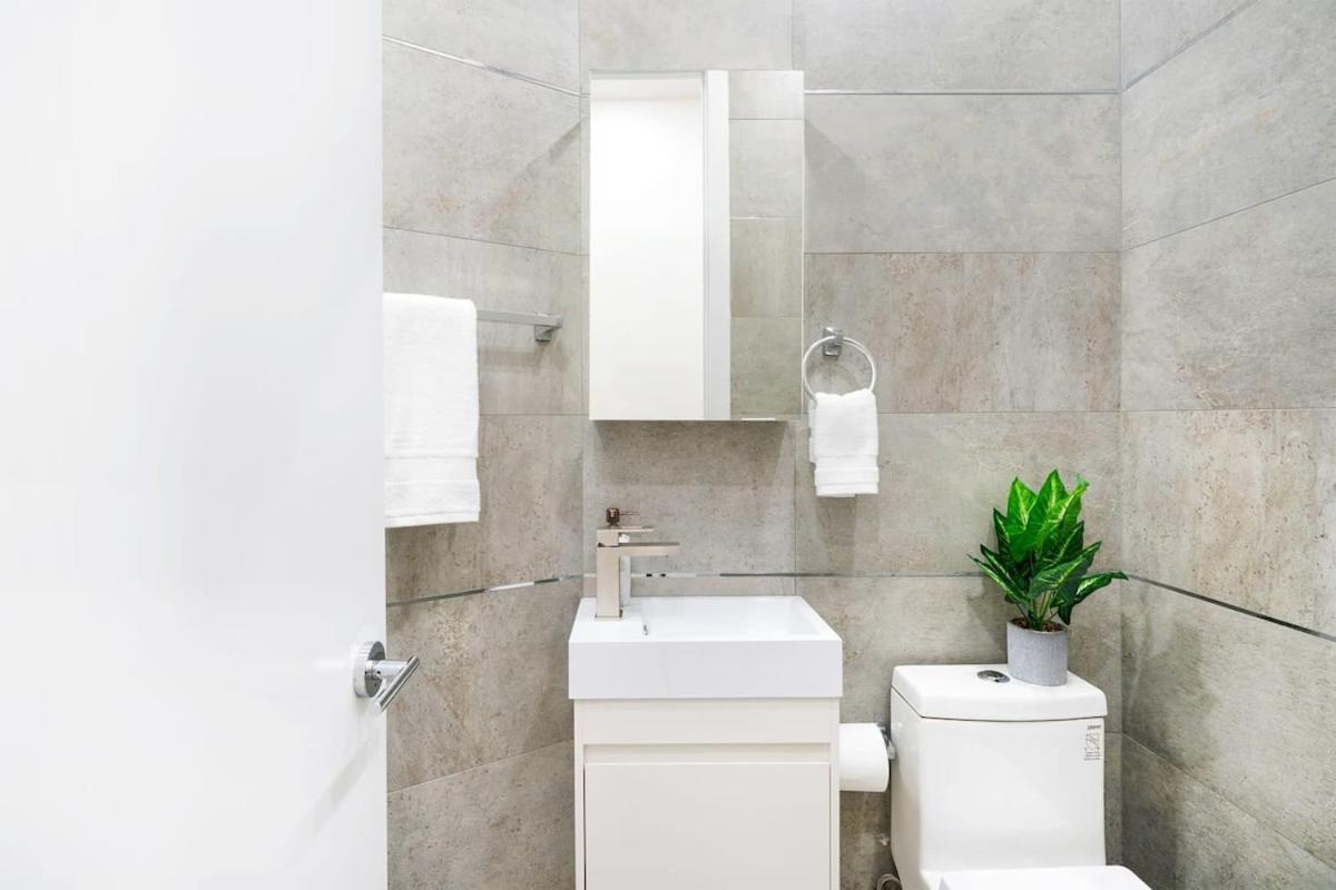 48-1fw Newly Renovated 2br In Midtown West Apartment New York