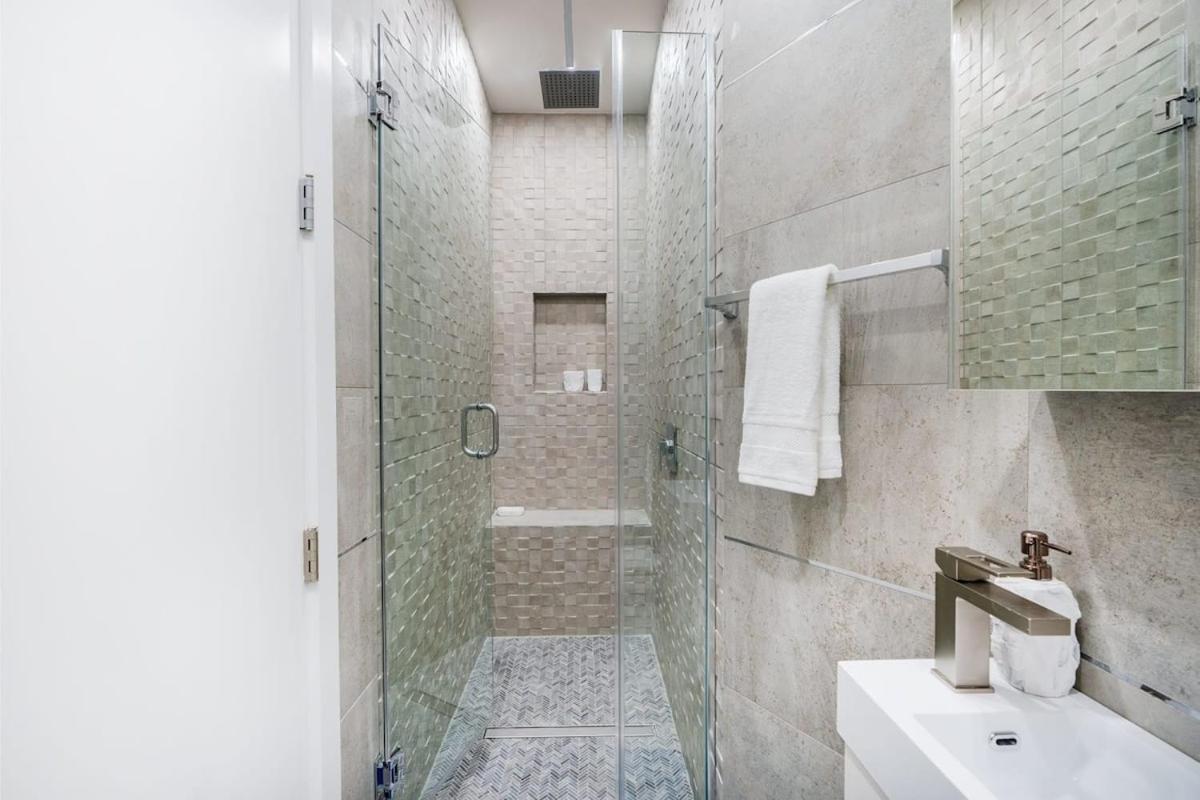 48-1fw Newly Renovated 2br In Midtown West Apartment *